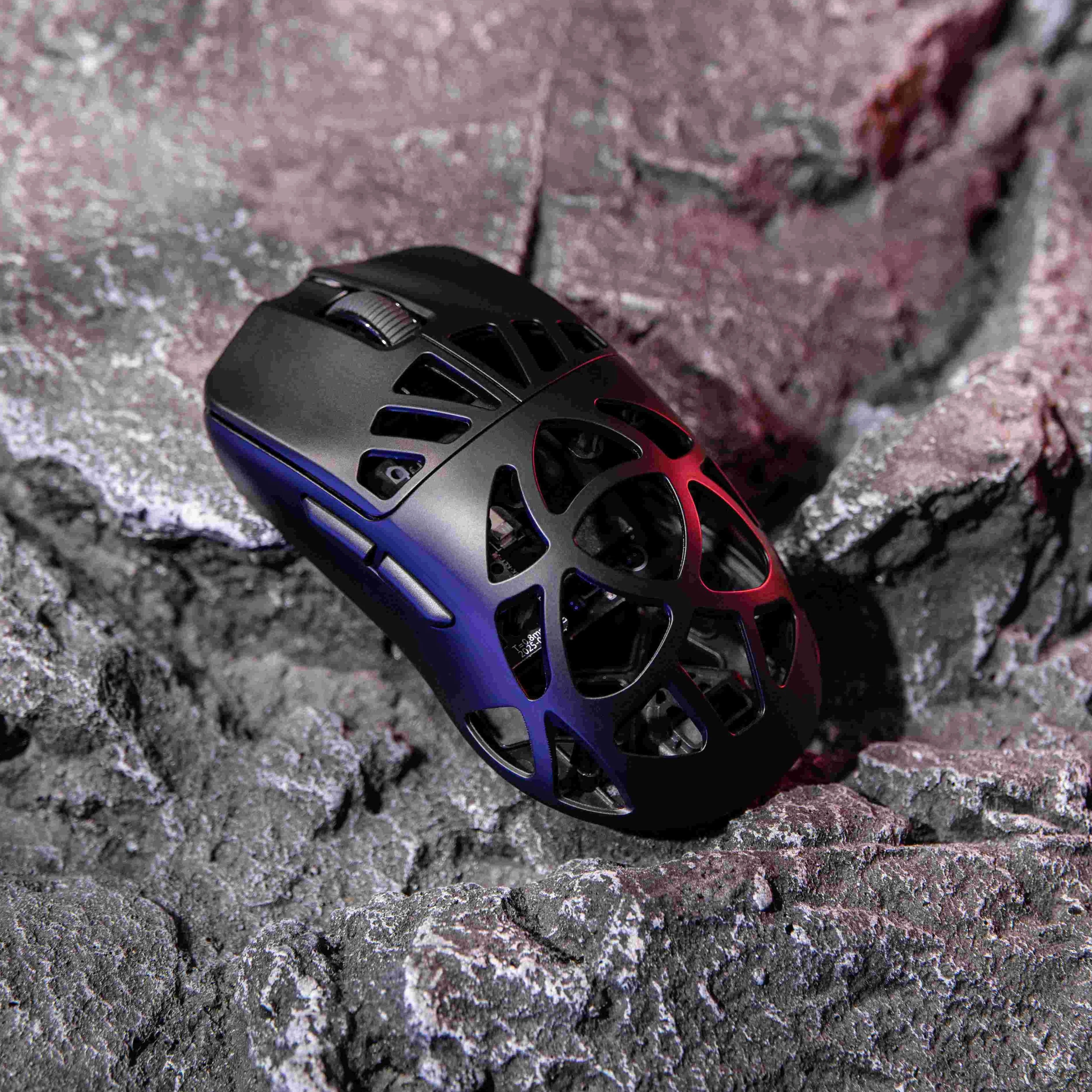 EPOMAKER CarbonX Mouse - Image 2